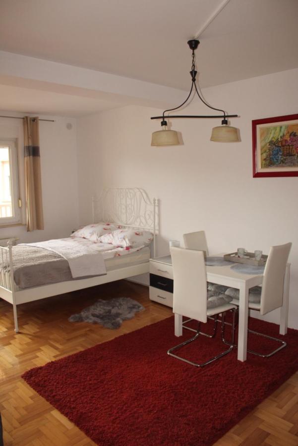 Апартаменты Studio Apartman Ivano Джяково Экстерьер фото